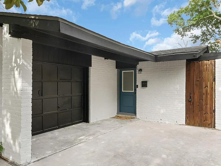 11103 Greenwillow St — Photo 5