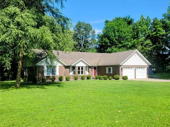 17273 E Cedar Hills Dr, Dexter, MO 63841