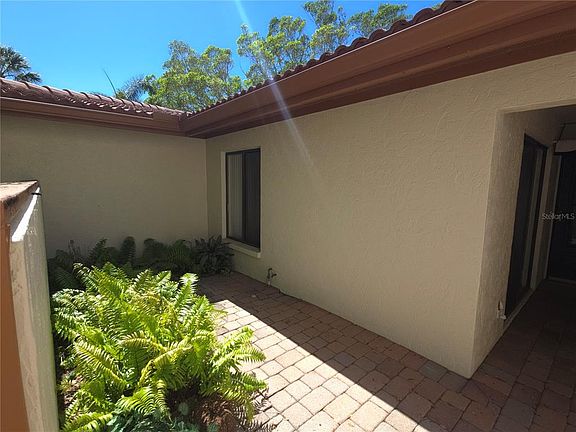 3rd image of 6413 Meadowlark Ln