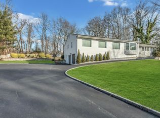 70 Bagatelle Rd, Melville, NY 11747