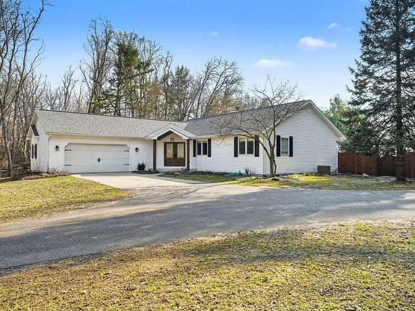 8856 N 42nd St, Augusta, MI 49012