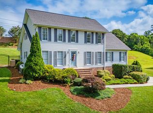 2424 Rivermont Dr, Kingsport, TN 37660