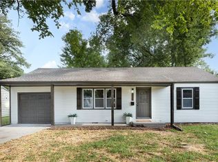 1124 E Cedar St, Olathe, KS 66061