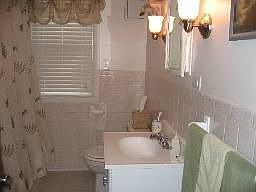 1st Floor Bath