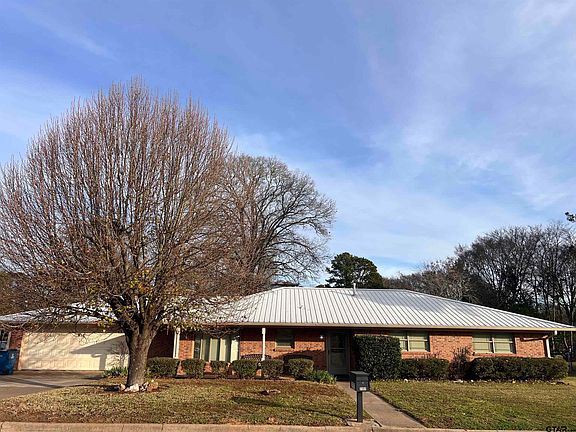 2nd image of 2302 Briarwood Dr