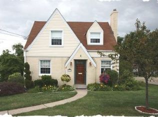 628 Greenlee Rd, Pittsburgh, PA 15227