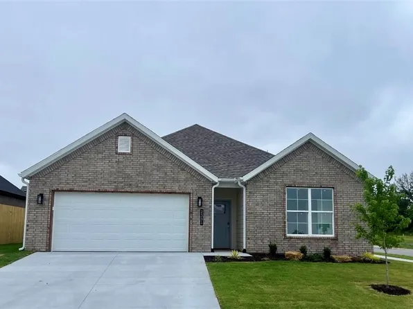 2301 Presley St, Siloam Springs, AR 72761