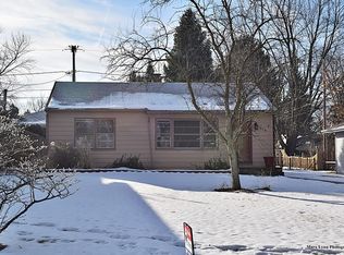 318 Division St, Geneva, IL 60134