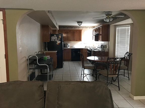 3rd image of 1337 James Cravens Ct