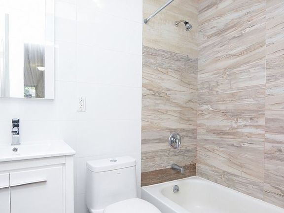 4th image of 218 Lexington Ave #2nd