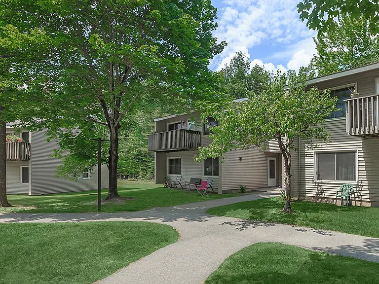 50 Pembroke Dr — Photo 17