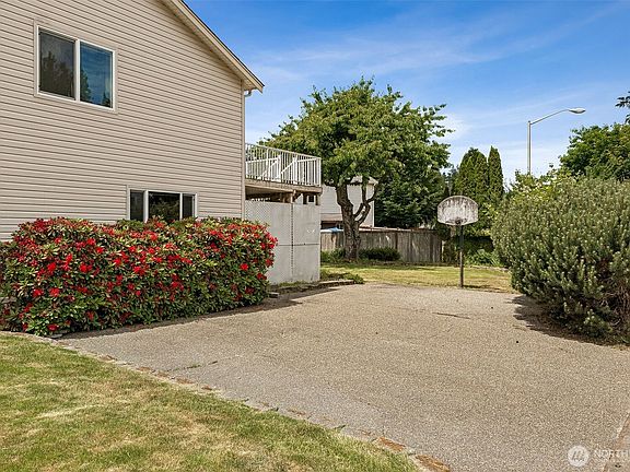 5th image of 7516 Magnolia Court SE