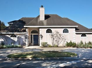3235 Country Club Blvd, Stafford, TX 77477