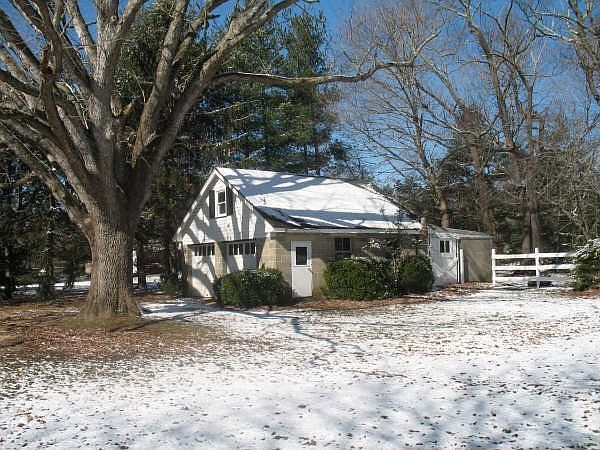 detached 2 car garage