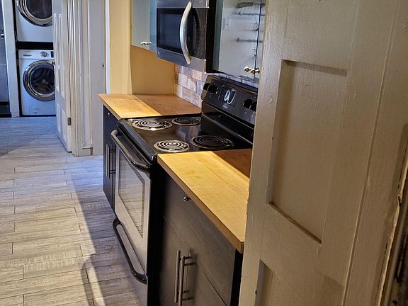 3rd image of 318 W Johnson St APT 1A