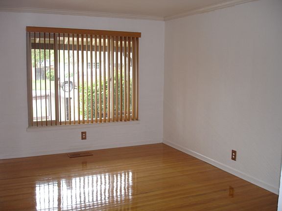 4th image of 7322 Larkspur Ln