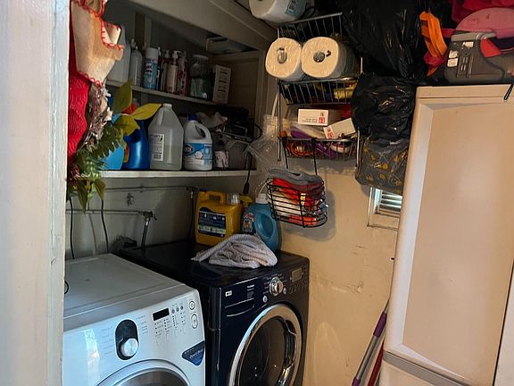 5th image of 510 Hannah St