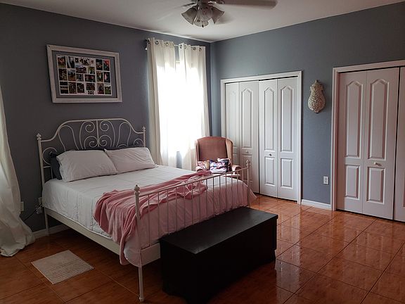 4th image of 1909 Verano Dr