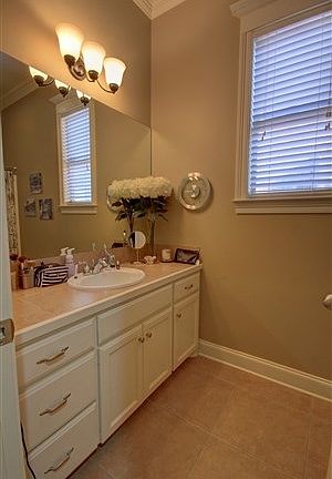 2nd image of 110 Floridian Ln