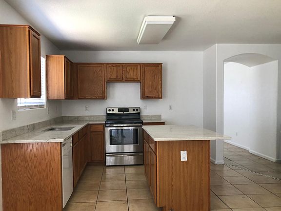 5th image of 6326 N 69th Dr