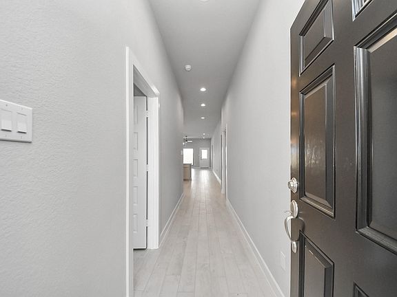 3rd image of 11118 Tulip Ridge Trl
