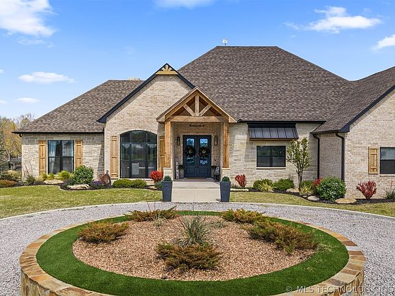 3rd image of 273 Chestnut St