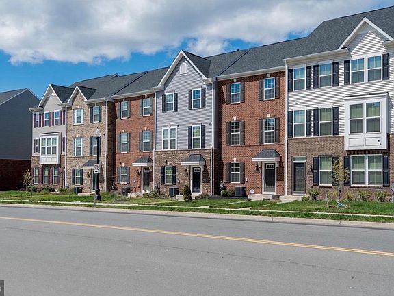 2nd image of 11416 Willow Green Cir