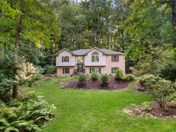 4599 Pleasant View Dr, Coopersburg, PA 18036