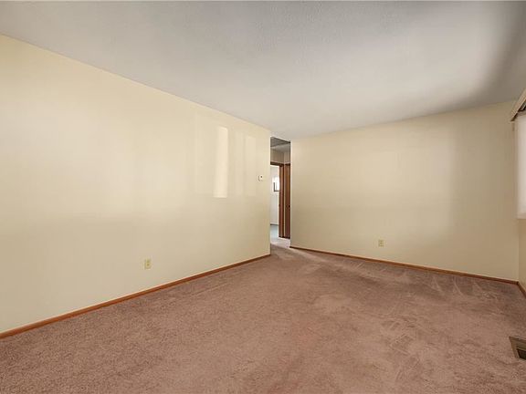 5th image of 4019 Carrie Dr