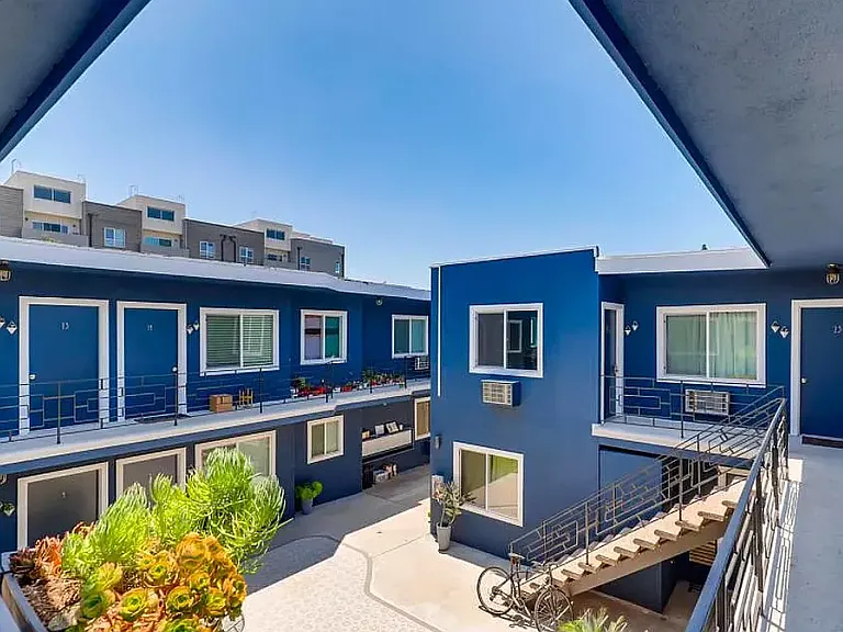 2830 S Sepulveda — Photo 41