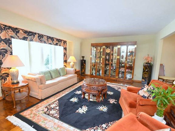 3rd image of 6503 Barrick Dr