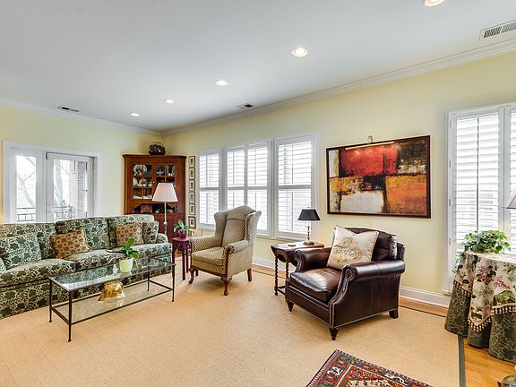 3rd image of 4717 S Greenwood Ave APT 3