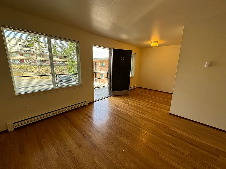 Dolores Manor Apartments — Photo 59