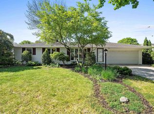 1015 Wishart Ave, De Pere, WI