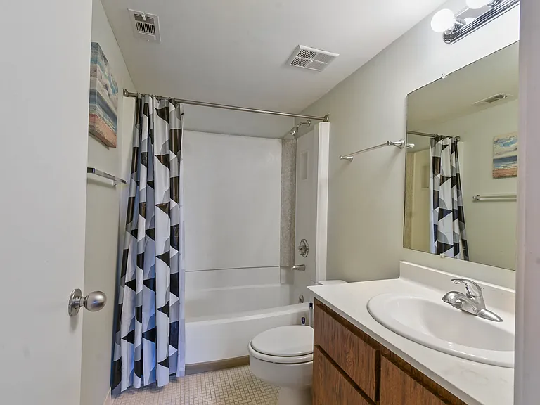 40 Club House Dr #207 — Photo 10