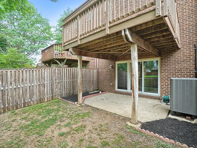 7121 Bradshaw Ct E — Photo 28