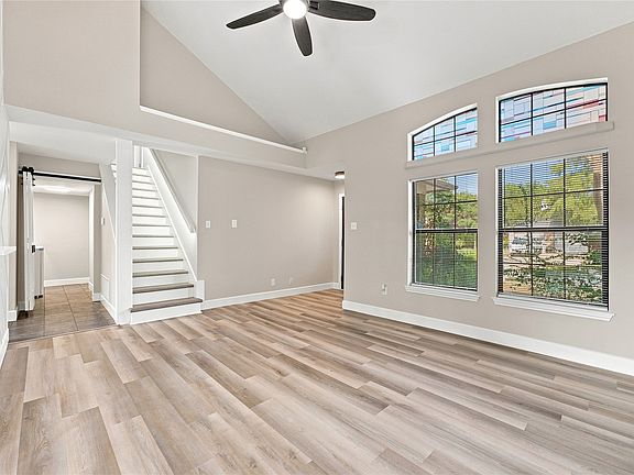 5th image of 610 Lemons St