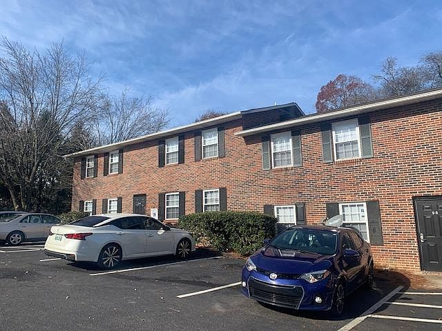 1st image of 206 Dahlia Dr #11