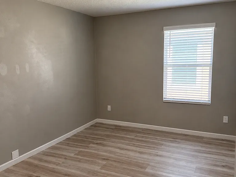 217 Brooklet Cir — Photo 3