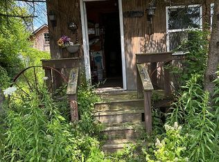 9 George Mason Rd, Crown Point, NY 12928