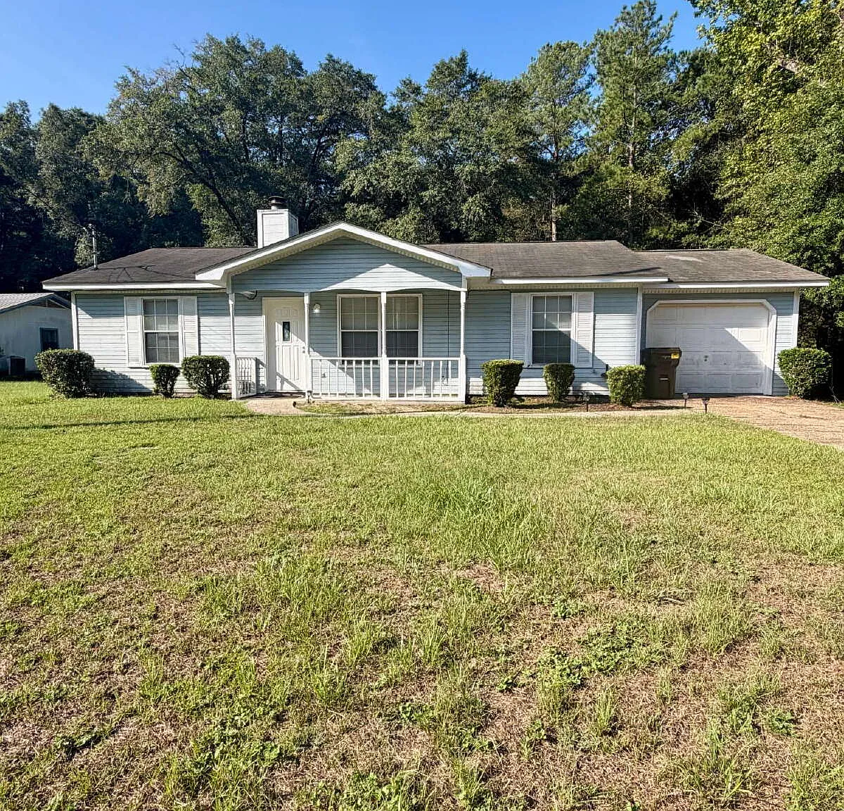 3 bed, 2.0 bath, $1,200 — Photo 1