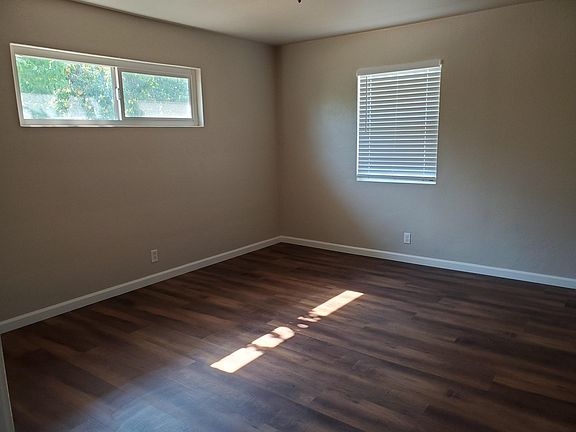 4th image of 225 W Adams Ave
