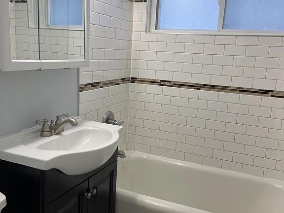 5th image of 169 Nassau Ave APT 2
