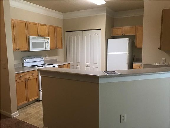 2nd image of 8824 Villa View Cir Unit 304
