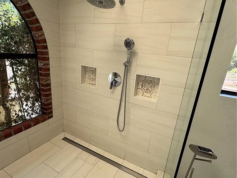 1338 Joy Rd — Photo 16