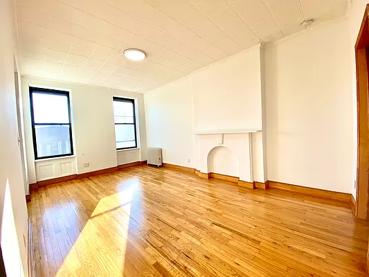 Rented by Compass | media 12