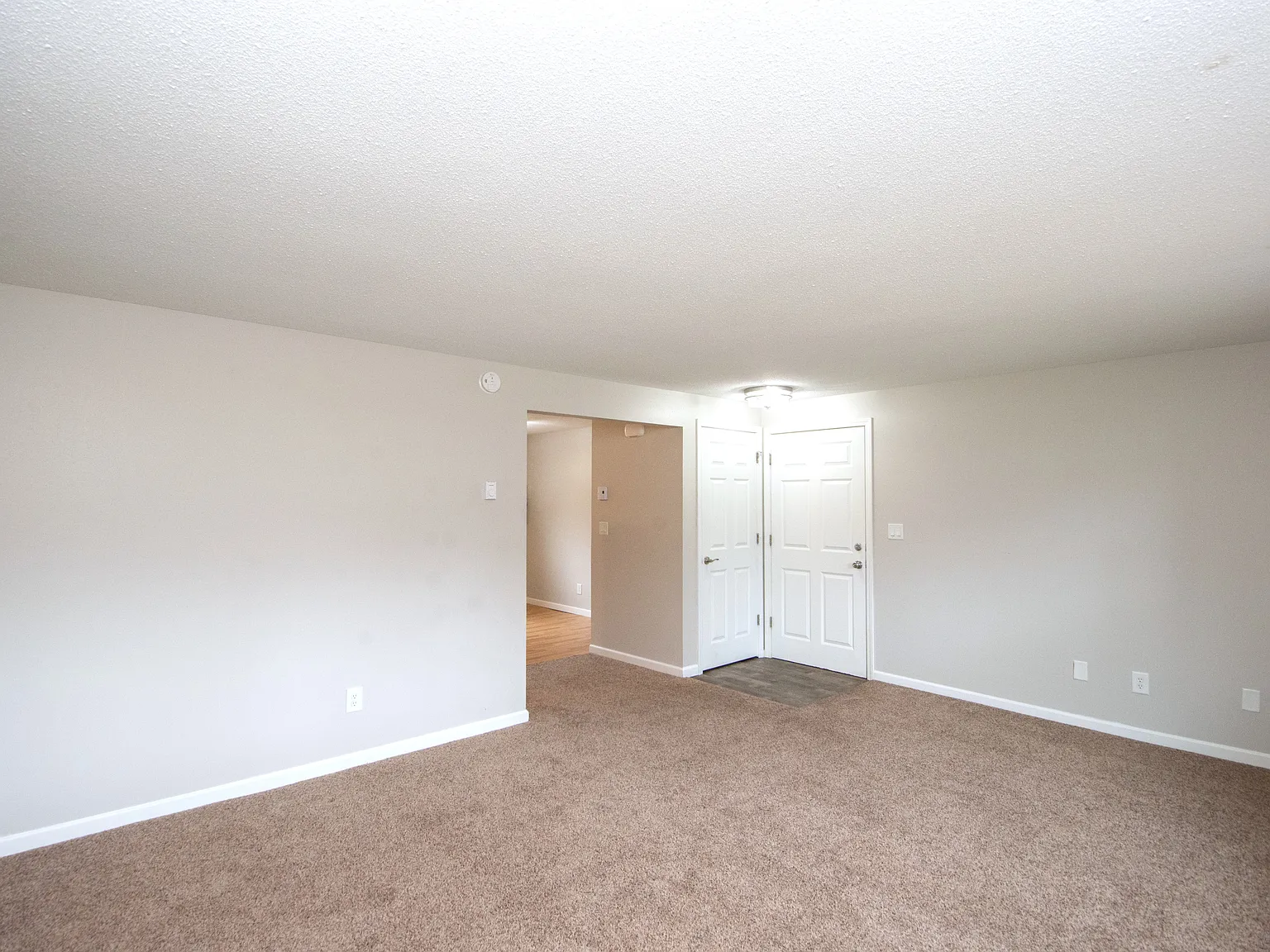 2 bed, 762 sqft, $1,000 — Photo 3