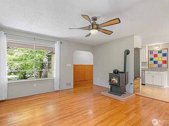 4th image of 12618 NE 151st Street