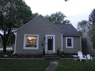 1165 Lakeside Dr SE, East Grand Rapids, MI 49506