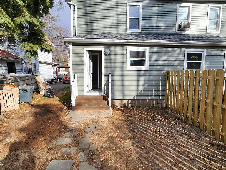 98 W Walnut St #1 — Photo 3